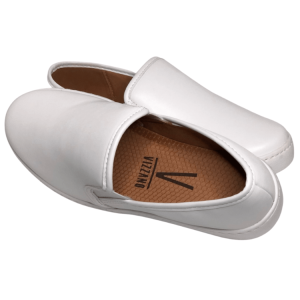 Zapatos Slip on para dama marca Vizzano color blanco