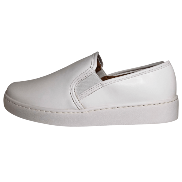 Zapatos Slip on para dama marca Vizzano color blanco