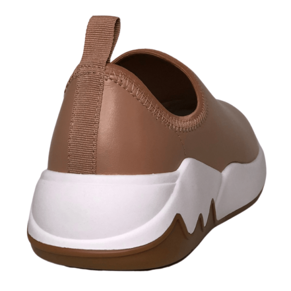 Tenis para dama marca Beira Rio color beige