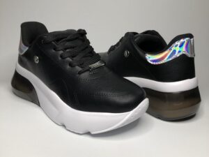 tenis-chunky-negro-holografico-vista-frente-talon