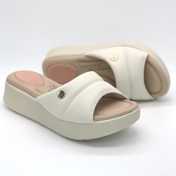 sandalias-modare-con-plataforma-color-blanco-vista-frente