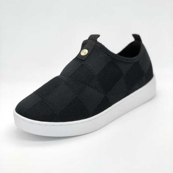 slip-on-vizzano-tejido-con-patron-cuadrado-color-negro-frente