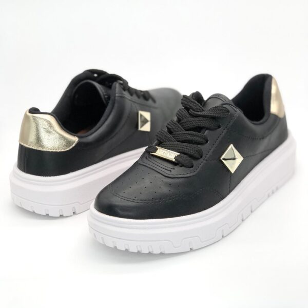 sneakers-vizzano-color-negro-con-dorado-cenital-frente-talon