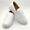 slip-on-vizzano-blanco-con-detalle-cosido-vista-frente-lateral