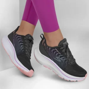 SKECHERS-GO-RUN-ALPINE-NEGRO-VISTA-USO