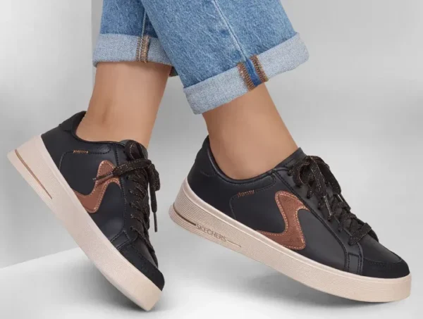 SKECHERS-HILAND-QUITE-CHIC-EN-NEGRO-VISTA-PUESTOS